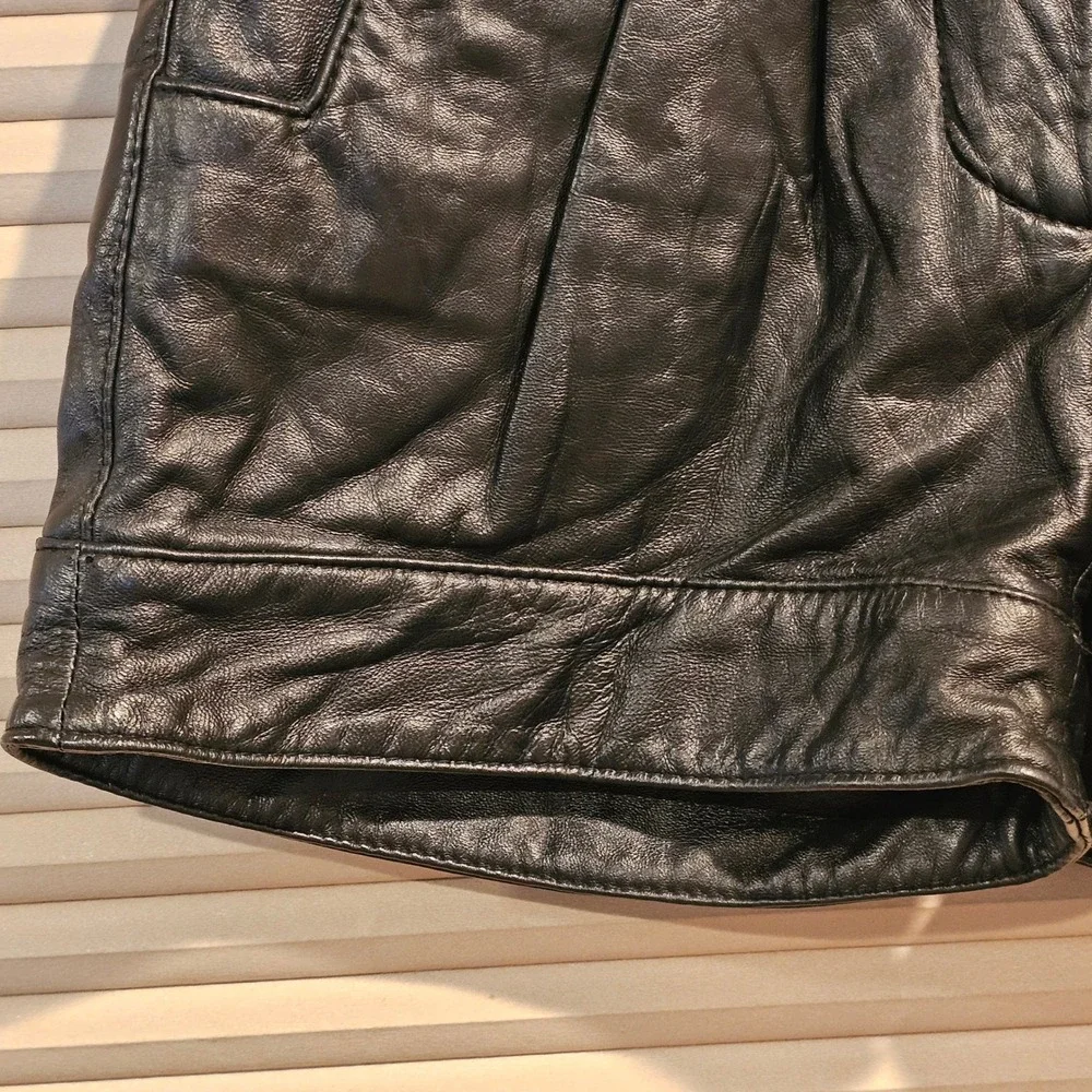 Mike & Chris Black Lambskin Leather Pleated Shorts Cuffed Size 0 Style 8787